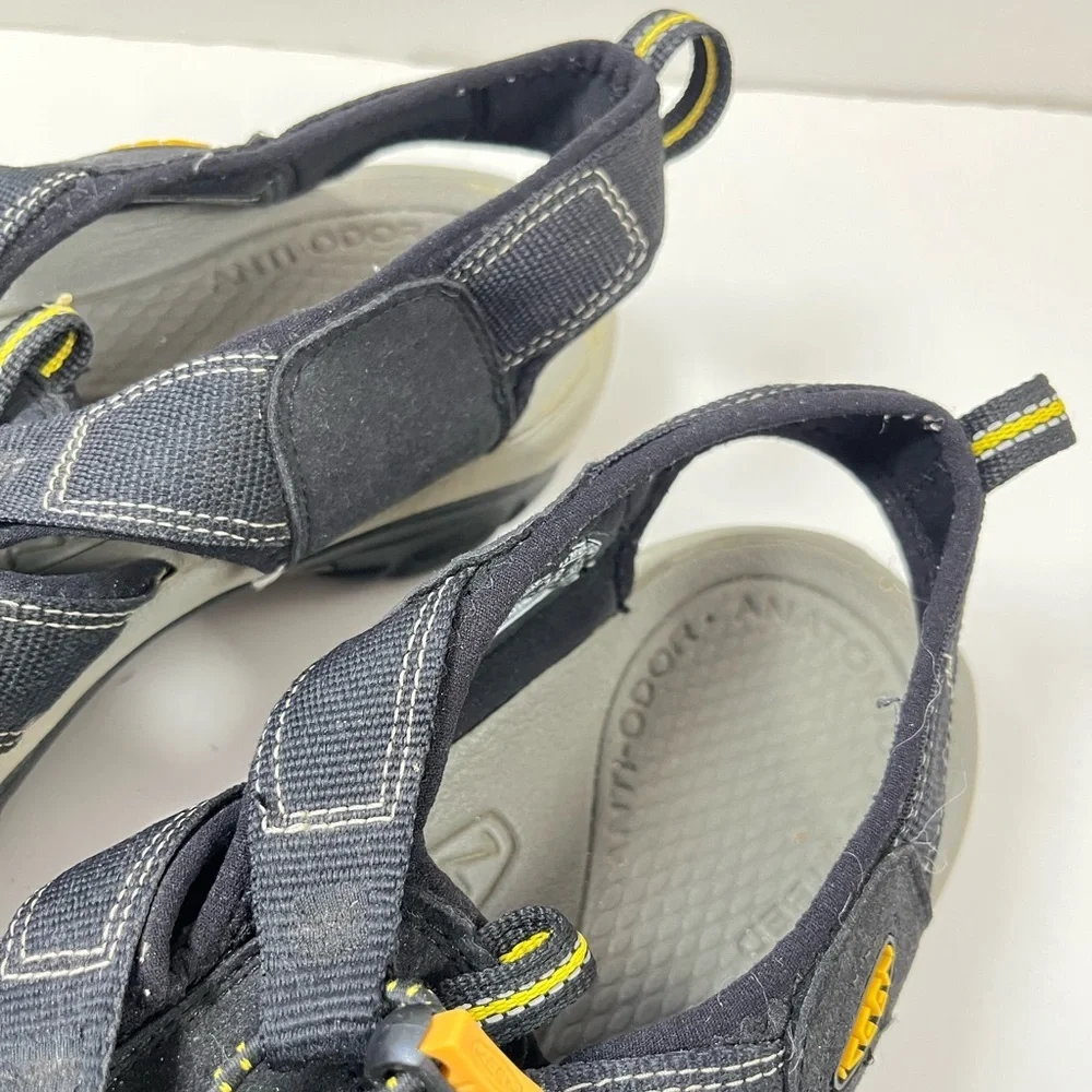 KEEN Mens Newport H2 Closed Toe Water Hiking Sandals Black Size 12